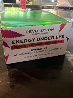Revolution Energy Under Eye Patches - White, Green & Pink Accents